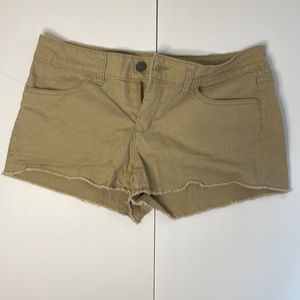 NO BOUNDERIES *NEW*  KHAKI SHORTS JUNIOR SIZE 13 FRINGE ENDS